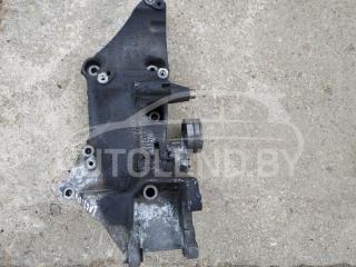 кронштейн (крепление) Renault Laguna 2 поколение 2002, 1.8 л., бензин, МКПП, хетчбэк 5 дв.
