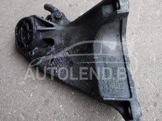 кронштейн двигателя Audi 100 4A/C4 1994, 2.4 л., дизель, МКПП, седан