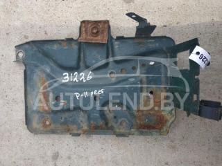 полка аккумулятора Nissan Primera P11 2000, 2.0 л., бензин, МКПП, универсал