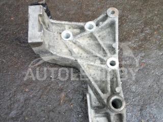 кронштейн (крепление) Volkswagen Transporter T4 1999, 2.4 л., дизель, МКПП, минивэн
