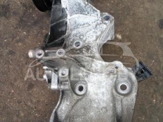 кронштейн (крепление) Renault Clio 2 поколение 2000, 1.4 л., бензин, МКПП, хетчбэк 5 дв.