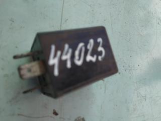 реле (прочие) Volkswagen Passat B4 1994, 1.8 л., бензин, МКПП, седан, 111953227D