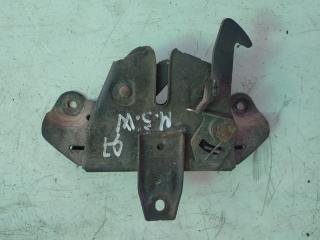 замок капота Mitsubishi Space Wagon 2 поколение (Typ N30/N40) 1997, 2.0 л., бензин, МКПП, минивэн