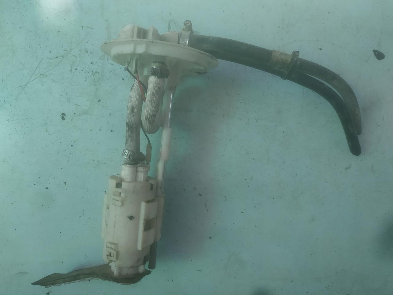 насос топливный Renault 19 2 поколение 1994, 1.8 л., бензин, МКПП, хетчбэк 5 дв. - фото №1