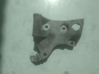 кронштейн (крепление) Renault Clio 2 поколение 2001, 1.2 л., бензин, МКПП, хетчбэк 5 дв., 7700864288
