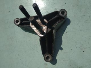кронштейн КПП Mitsubishi Carisma 1 поколение 1999, 1.6 л., бензин, МКПП, хетчбэк 5 дв., MR222150
