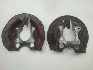 защитный кожух тормозного механизма Peugeot 307 1 поколение 2002, 1.6 л., бензин, МКПП, хетчбэк 5 дв.