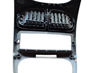 дефлектор обдува салона Peugeot 206 1 поколение 2001, 1.4 л., бензин, МКПП, хетчбэк 5 дв.