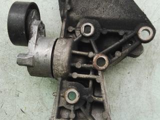 кронштейн двигателя Renault Megane 2 поколение 2004, 1.6 л., бензин, МКПП, хетчбэк 5 дв.
