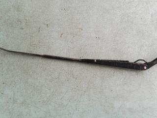 щеткодержатель (поводок стеклоочистителя, дворник) Mazda 626 GE 1994, 2.0 л., бензин, МКПП, хетчбэк 5 дв.