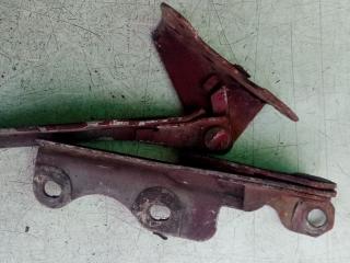 петля капота Mitsubishi Galant 6 поколение 1991, 2.0 л., бензин, МКПП, хетчбэк 5 дв.