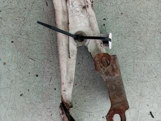 петля капота Mitsubishi Lancer 5 поколение 1994, 1.6 л., бензин, МКПП, седан