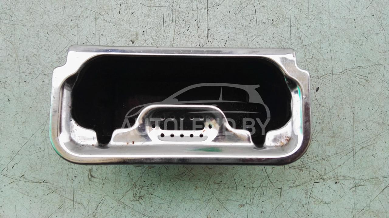 пепельница Peugeot 406 1 поколение 1999, 1.8 л., бензин, МКПП, седан - фото №1