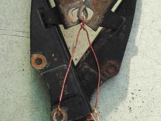 петля капота Nissan Primera P11 1998, 1.8 л., бензин, МКПП, хетчбэк 5 дв.