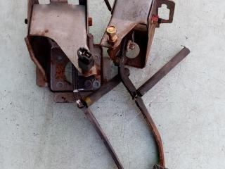 узел педальный (блок педалей) Mitsubishi Galant 7 поколение 1996, 2.0 л., бензин, МКПП, хетчбэк 5 дв., 6A12