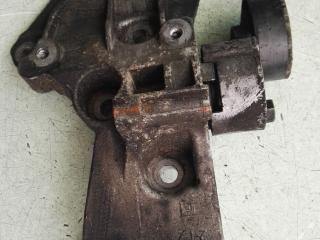 кронштейн (крепление) Renault Scenic 2 поколение 2004, 1.6 л., бензин, МКПП, минивэн, 8200327134
