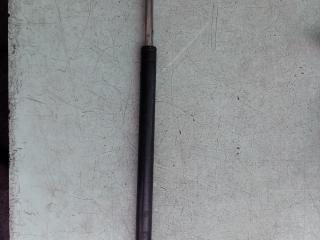 амортизатор крышки багажника (3-5 двери) Mitsubishi Galant 6 поколение 1991, 2.0 л., бензин, МКПП, хетчбэк 5 дв.