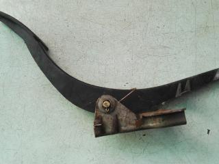 педаль Mitsubishi Galant 7 поколение 1995, 2.0 л., бензин, МКПП, хетчбэк 5 дв.