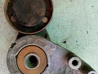 Натяжитель ремня агрегатов Audi 100 4A/C4 1993, 2.5 л., дизель, МКПП, седан, 046903133A