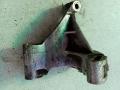 кронштейн (крепление) Volkswagen Golf 3 поколение 1994, 1.9 л., дизель, МКПП, хетчбэк 5 дв., 028145531C - фото №2