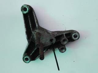 кронштейн КПП Mitsubishi Carisma 1 поколение 1998, 1.9 л., дизель, МКПП, хетчбэк 5 дв., MR290428