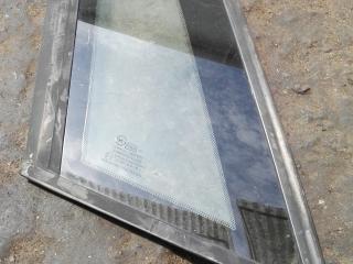 стекло кузовное боковое левое Daewoo Espero KLEJ [рестайлинг] 1998, 1.8 л., бензин, МКПП, седан