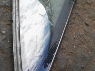 стекло кузовное боковое правое Mitsubishi Galant 6 поколение 1991, 2.0 л., бензин, МКПП, хетчбэк 5 дв.