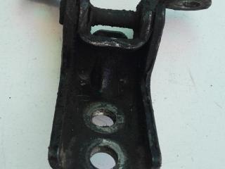 петля двери Nissan Primera P10 1997, 1.6 л., бензин, МКПП, хетчбэк 5 дв.