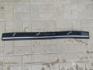 молдинг двери передней левой Mitsubishi Galant 6 поколение 1991, 2.0 л., бензин, МКПП, хетчбэк 5 дв.