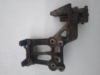 кронштейн (крепление) Mitsubishi Space Wagon 2 поколение (Typ N30/N40) 1997, 2.0 л., бензин, МКПП, хетчбэк 5 дв.
