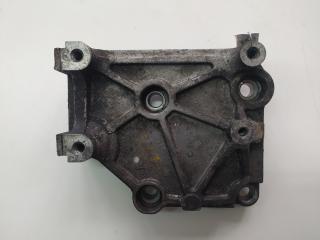 кронштейн (крепление) Hyundai Sonata EF 1999, 2.0 л., бензин, МКПП, седан