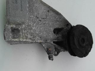 кронштейн двигателя Audi 100 4A/C4 1993, 2.3 л., бензин, МКПП, седан, 4A0199312