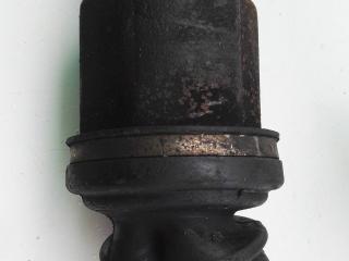 полуось передняя правая (приводной вал, ШРУС) Mitsubishi Carisma 1 поколение 1999, 1.6 л., бензин, МКПП, седан