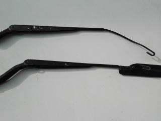 щеткодержатель (поводок стеклоочистителя, дворник) Nissan Primera P10 1995, 1.6 л., бензин, МКПП, универсал