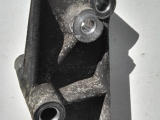 кронштейн (крепление) Fiat Stilo 1 поколение 2003, 1.8 л., бензин, МКПП, хетчбэк 5 дв., 60672235
