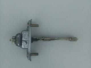 ограничитель открывания двери Mazda 323 6 поколение [рестайлинг] 2002, 2.0 л., бензин, МКПП, хетчбэк 5 дв.