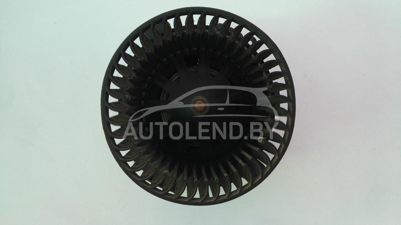 моторчик печки Peugeot 206 1 поколение 2001, 1.4 л., бензин, МКПП, хетчбэк 5 дв., 2408301 - фото №1