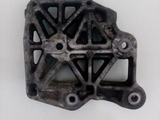 кронштейн (крепление) Nissan Primera P11 1998, 2.0 л., бензин, МКПП, седан, 5V000