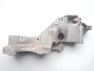 кронштейн (крепление) Renault Scenic 1 поколение 1998, 1.6 л., бензин, МКПП, хетчбэк 5 дв., 7700272975