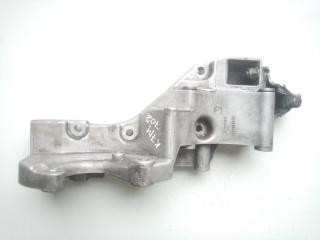 кронштейн (крепление) Renault Scenic 1 поколение 1998, 1.6 л., бензин, МКПП, хетчбэк 5 дв., 7700272975