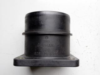 патрубок (трубопровод, шланг) Volkswagen Passat B3 1991, 1.9 л., дизель, МКПП, седан, 028129637C