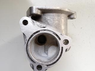 корпус термостата Nissan Micra 2 поколение (K11) 2003, 1.0 л., бензин, МКПП, хетчбэк 5 дв.