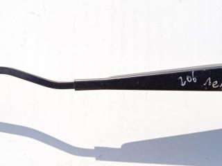 щеткодержатель (поводок стеклоочистителя, дворник) Peugeot 206 1 поколение 2003, 1.6 л., бензин, МКПП, купе