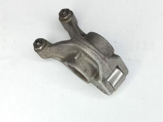 коромысло клапана (рокер) Mitsubishi Carisma 1 поколение [рестайлинг] 2000, 1.6 л., бензин
