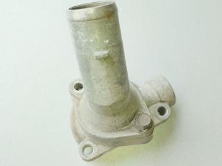 корпус термостата Kia Sorento 1 поколение 2004, 2.5 л., D4CB, дизель, МКПП, внедорожник 5 дв.