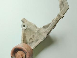 кронштейн (крепление) Kia Sorento 1 поколение 2004, 2.5 л., D4CB, дизель, МКПП, внедорожник 5 дв.