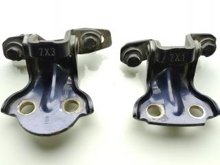 петля двери Mitsubishi Carisma 1 поколение 1997, 1.8 л., бензин, МКПП, хетчбэк 5 дв.