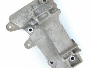 кронштейн генератора Renault Megane 3 поколение 2011, 1.4 л., H4J A 700, бензин, МКПП, 11710XHG2X