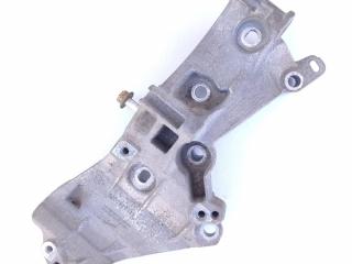 кронштейн генератора Renault Duster 1 поколение (2010 - 2015), 1.5 л., K9K 836, дизель, МКПП, хетчбэк 5 дв., 8200669495