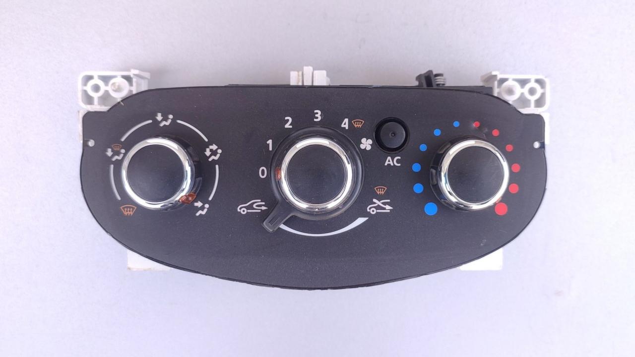 блок управления печки / климат-контроля Renault Duster 1 поколение (2010 - 2015), 1.5 л., K9K 836, дизель, МКПП, хетчбэк 5 дв., 5HB011309-01, CA109002 - фото №1